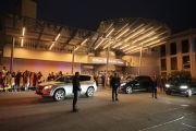 Рано утром у отеля кортеж Его Святейшества Далай-ламы ожидает, когда духовный лидер отправится в аэропорт на рейс в Индию. Цюрих, Швейцария. 26 августа 2024 г. Фото: Мануэль Бауэр (офис ЕСДЛ).
