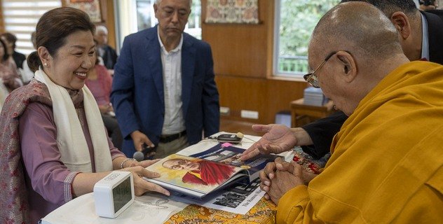 Фоторепортаж. Его Святейшество Далай-лама встретился с членами попечительского совета Фонда премии Рамона Магсайсая