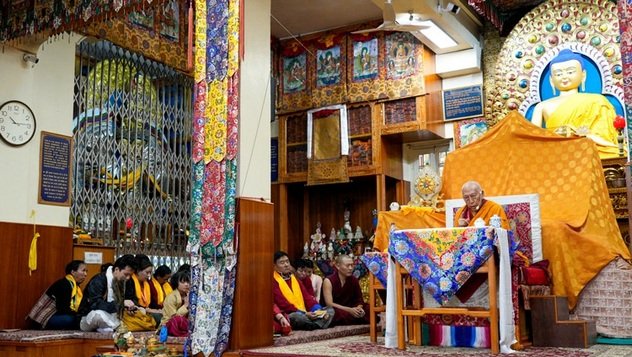 Самдонг Ринпоче даровал передачу текста Гуру-йоги учителя, нераздельного с Авалокитешварой