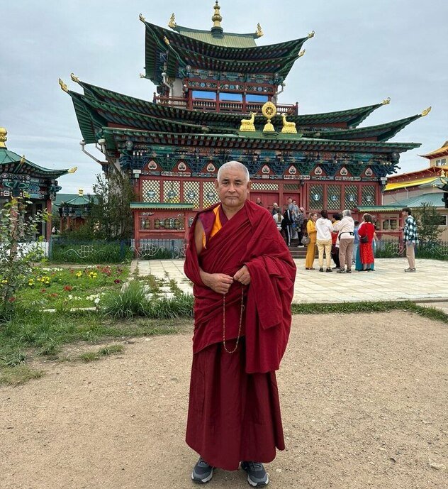 Настоятель монастыря Дрепунг Гоманг дарует учения в рамках Дней тибетской культуры в Москве