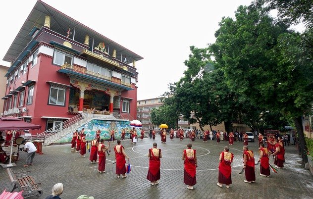 Фоторепортаж. Репетиция ритуального танца Ваджракилаи прошла в Сакья центре в Дехрадуне