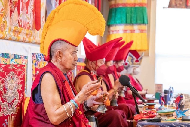 Фоторепортаж. Друпчен Ваджракилаи прошел в Институте Гарчена