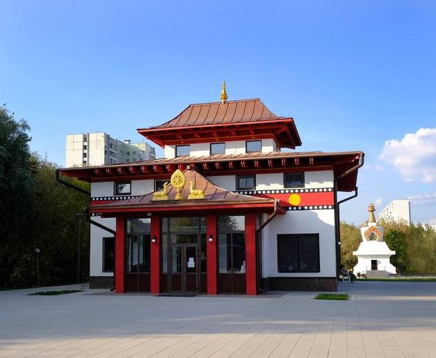 Московский буддийский храм «Тубден Шедублинг» объявил о сборе средств на возведение пагоды с молитвенным барабаном