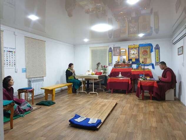 В Тунке группа мирян выполнила практику ньюнгне