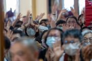 Буддисты из Тайваня принимают участие в молебне о долголетии Его Святейшества Далай-ламы в главном тибетском храме. Дхарамсала, штат Химачал-Прадеш, Индия. 1 октября 2024 г. Фото: Тензин Чойджор (офис ЕСДЛ).