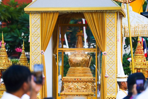 В Таиланд из Китая доставлена священная реликвия Будды