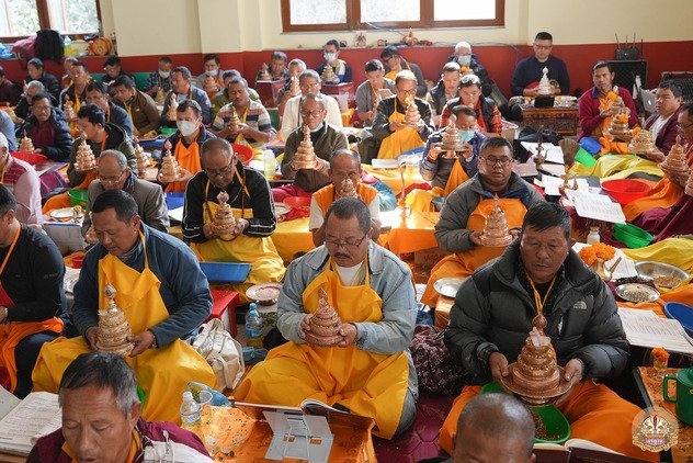 В монастыре Ка-Ньинг Шедруб Линг проходит ежегодный ретрит по практикам нёндро