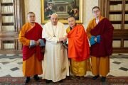 Во время встречи Папы Римского Франциска и Хамбо-ламы Монголии Дуламрагчаагийн Жавзандорж в Ватикане 13 января 2025 г. Фото: © Vatican Media