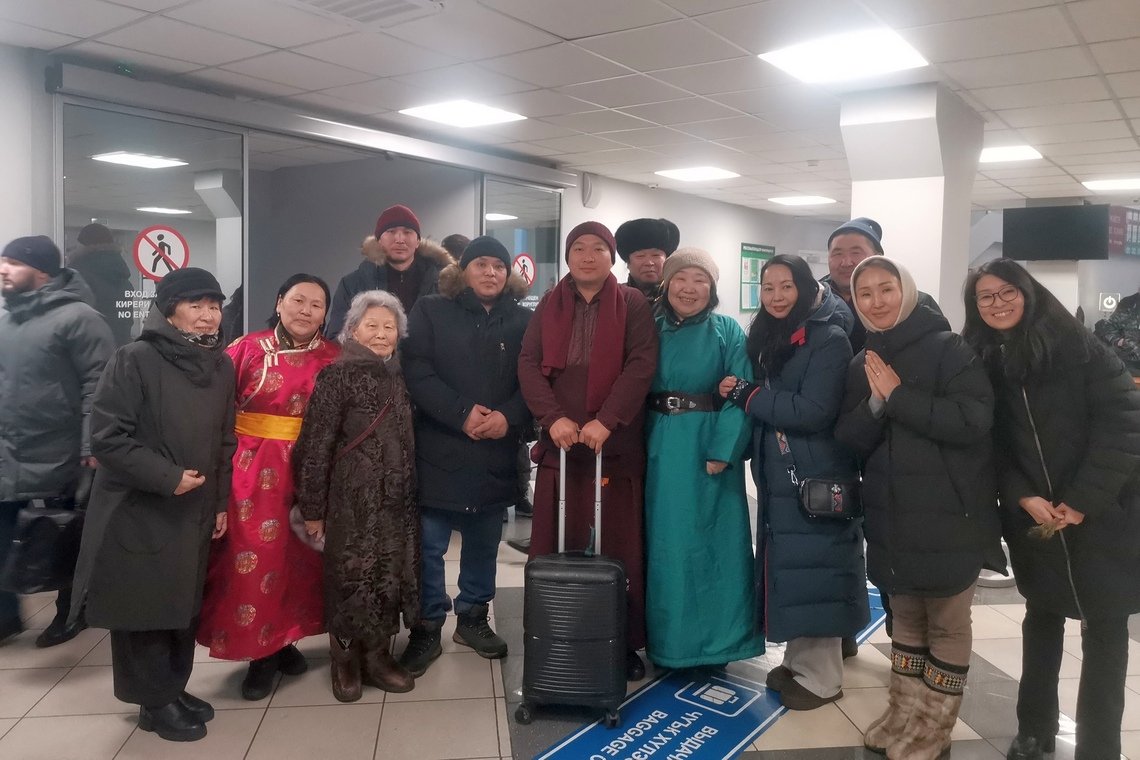 Тензин Тхуванг вернулся в Туву после получения полной передачи Кангьюра в Непале