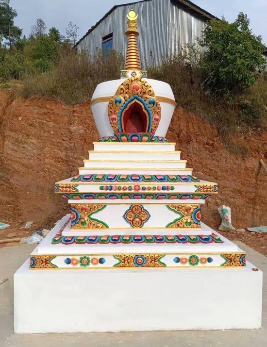 Символ преданности и памяти: в Непале возведена ступа в честь Еше Лодоя Ринпоче