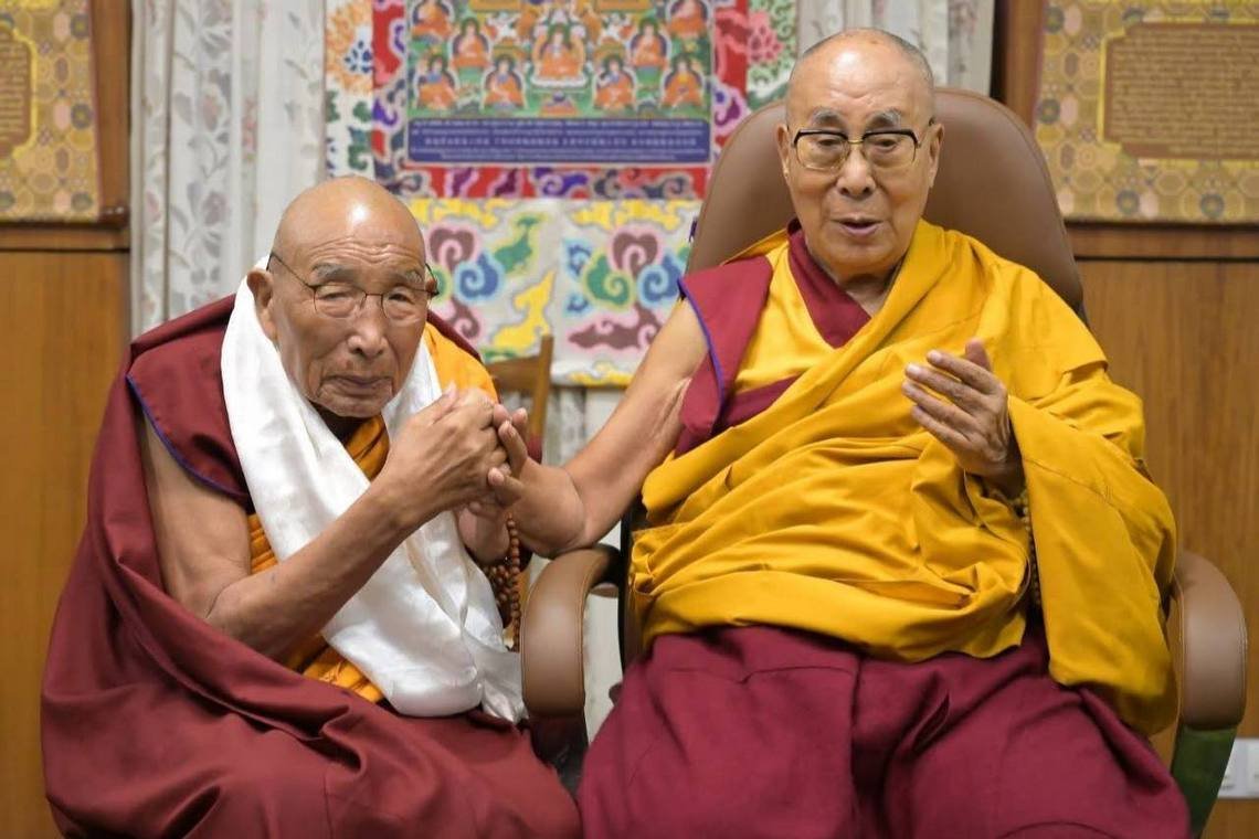 Ганден Три Ринпоче вознес молитвы о долголетии Его Святейшества Далай-ламы