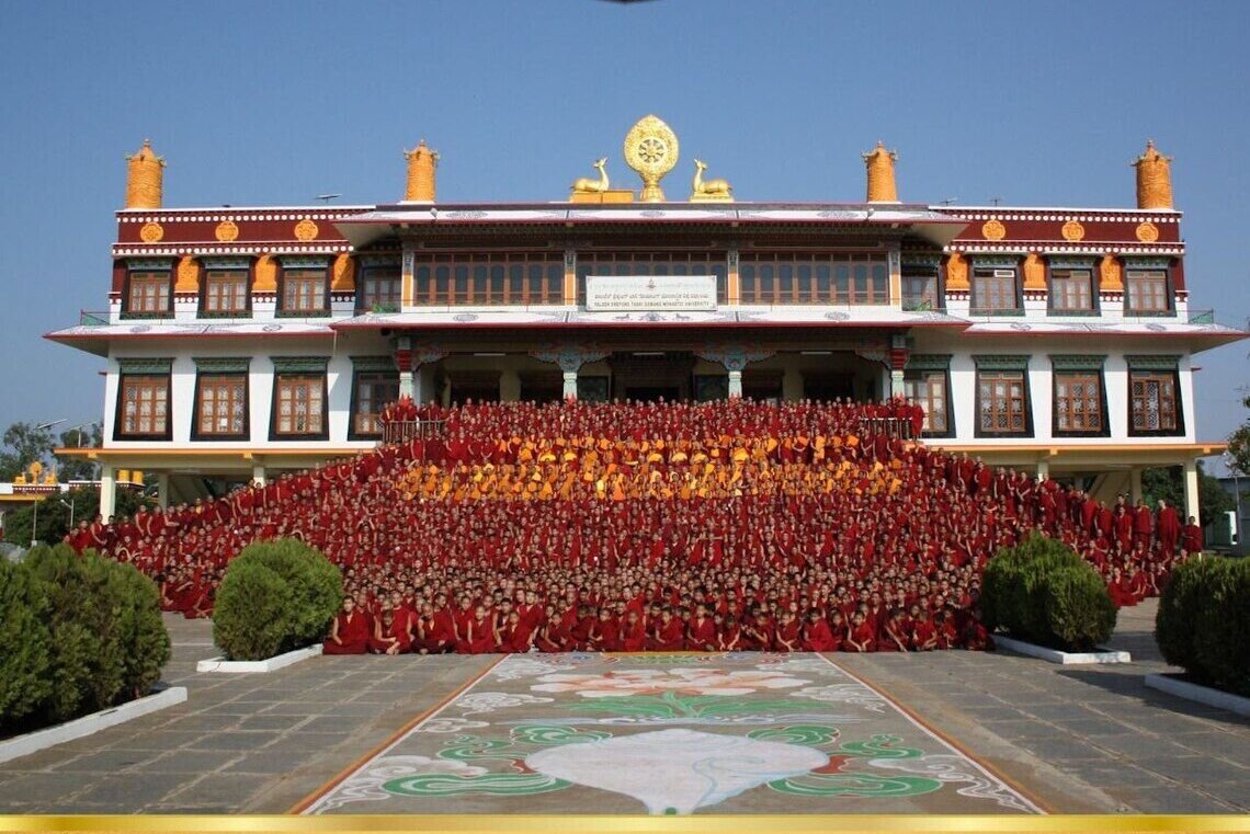 Группа онлайн-ритуалов монастыря Дрепунг Гоманг продолжает прямые трансляции