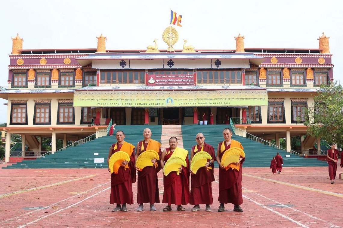 Делегация монахов монастыря Дрепунг Гоманг посетит Калмыкию