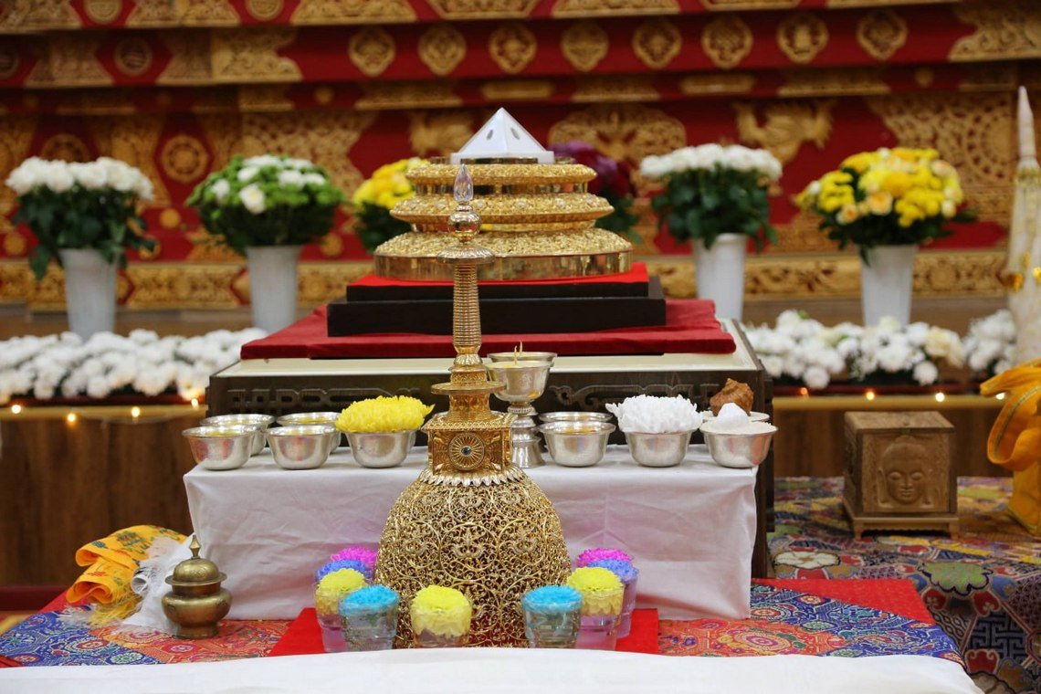 В Калмыкии завершилась выставка священных реликвий Будды Шакьямуни из Индии