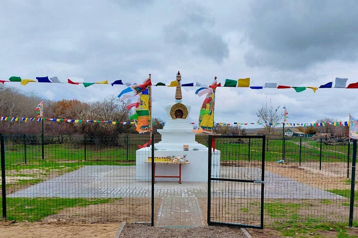 В Сарпинском районе Калмыкии торжественно открыли Ступу Просветления