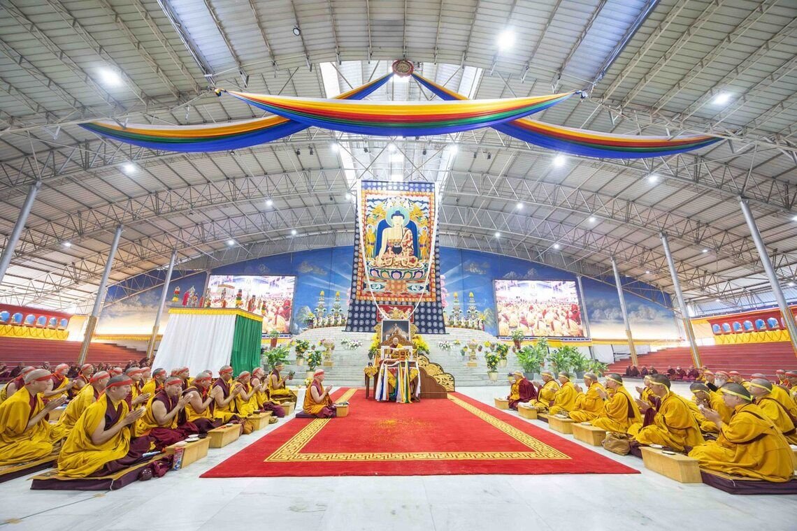 Фото. В Бодхгае продолжается молитвенное собрание линии кагью