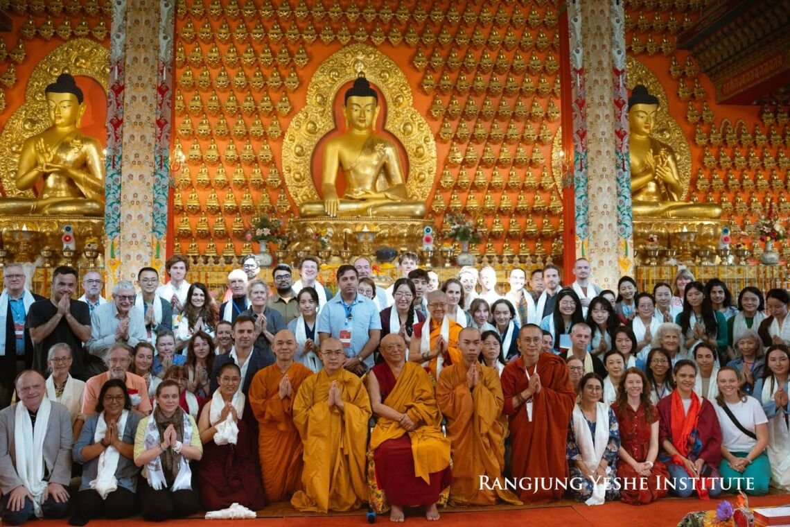 Фоторепортаж о прошедшем в Лумбини совместном чтении собрания слов Будды и осеннем семинаре Чокьи Ньимы Ринпоче