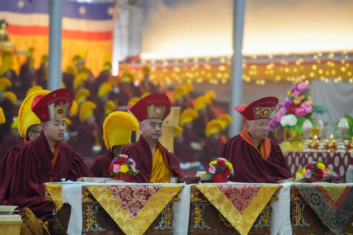 Кагью монлам в Бодхгае. Прямая трансляция с переводом на русский язык