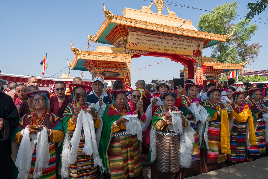 Фото. Далай-лама прибыл в тибетское поселение Догулинг