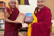 Во время встречи Верховного ламы Калмыкии, настоятеля Центрального хурула Калмыкии геше Тензина Чойдака с настоятелем монастыря Дрепунг Гоманг геше-лхарампой Джигме Гьяцо. Фото: Центральный хурул Калмыкии