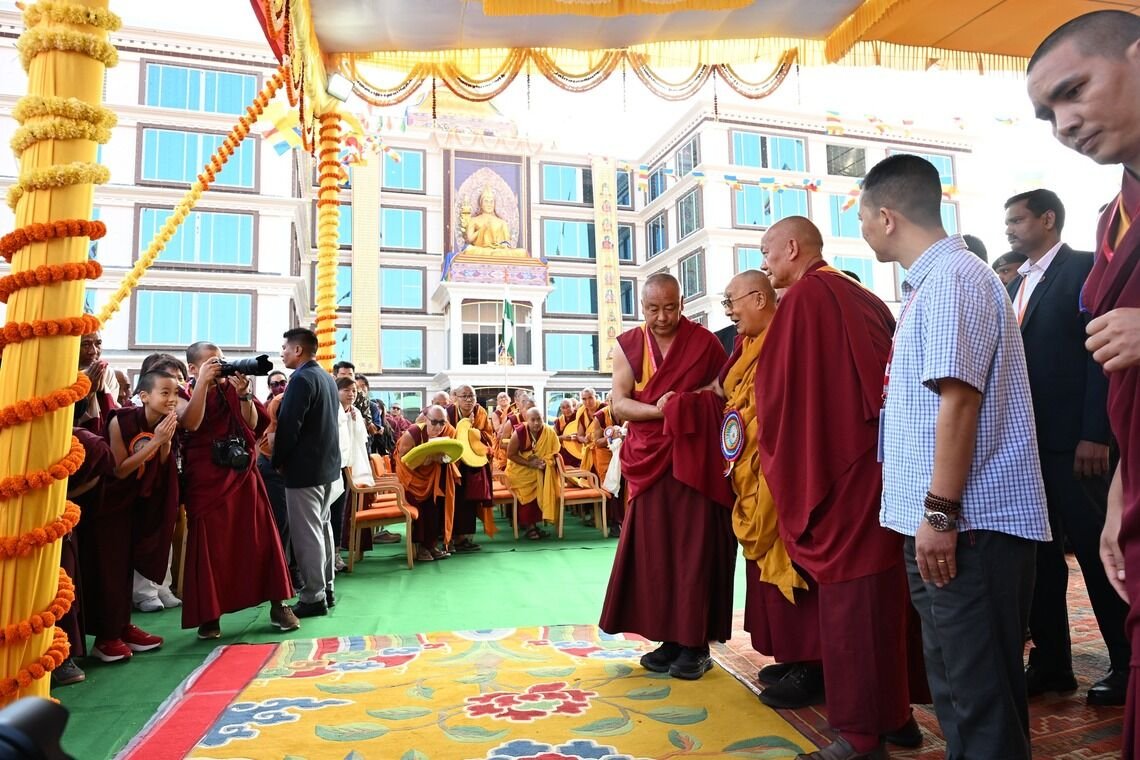 Фото. В монастыре Ганден Джангце прошла церемония открытия нового образовательного центра и библиотеки