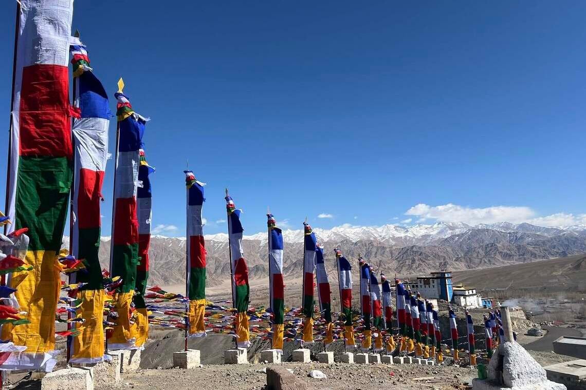 Фото. Ритуалы для благополучия в новом году всех существ прошли в высокогорном монастыре Мангтро