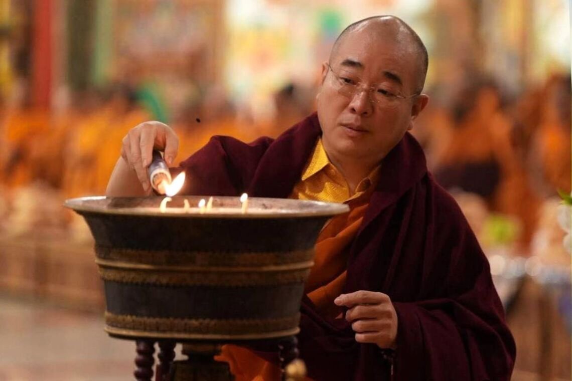 Новогоднее поздравление главы оргкомитета Большого молебна традиции ньингма Кьябдже Кхентрула Гьянганга Ринпоче