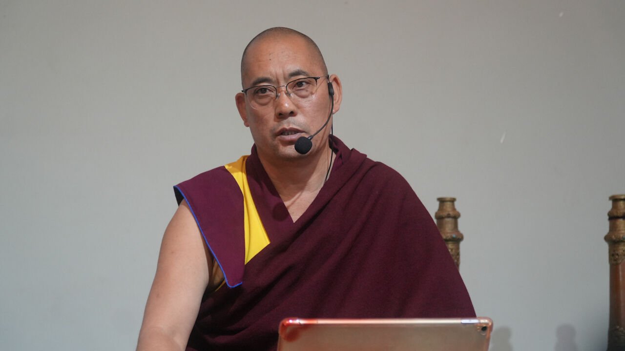 Видео. Геше-нгарампа Церинг Пунцог. Три основы пути. День 5
