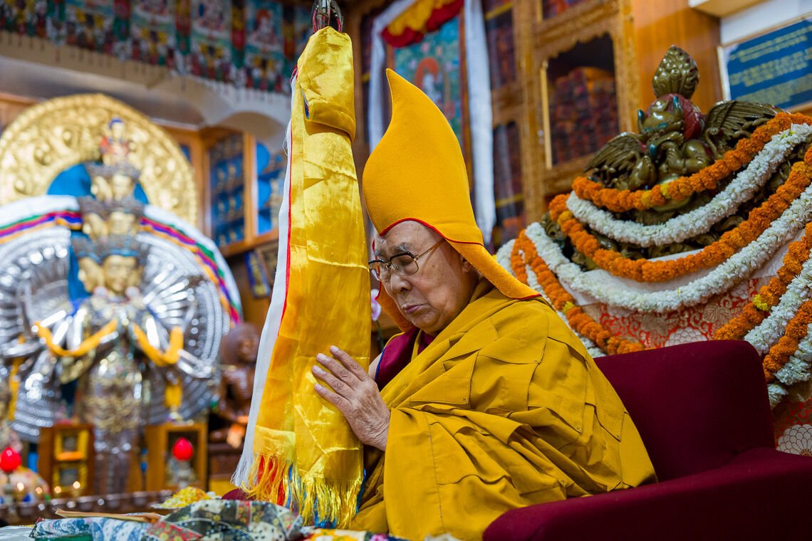 Молебен о долголетии Далай-ламы от имени ассоциаций «У-Цанг Чолкха», «Докхам Дзачука» и ассоциации содействия благополучию «Кьидонг»