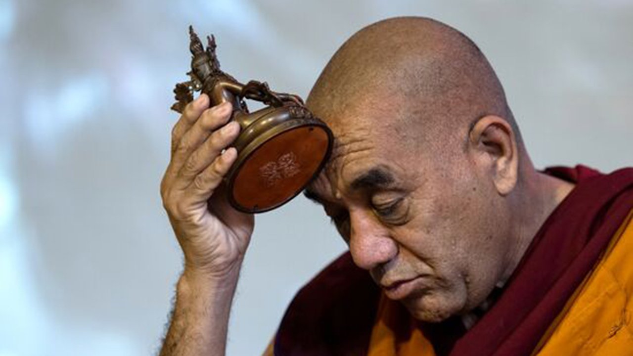 Видео. Геше Цеванг Дордже. Практика гуру-йоги и мелодии мантр