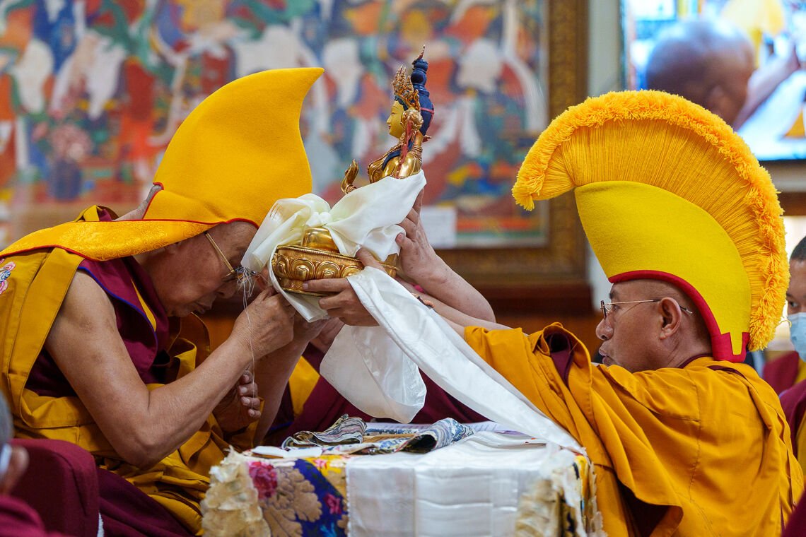 Молебен о долголетии Далай-ламы, поднесенный обществом «Дхаса Дотё» и ассоциацией «Лодрик»