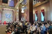 Фото: посетители храма перед статуей Ямантаки в союзе во время молебна в главном зале храма «Тубтен Шедруб Линг». Фотография С.Намчак