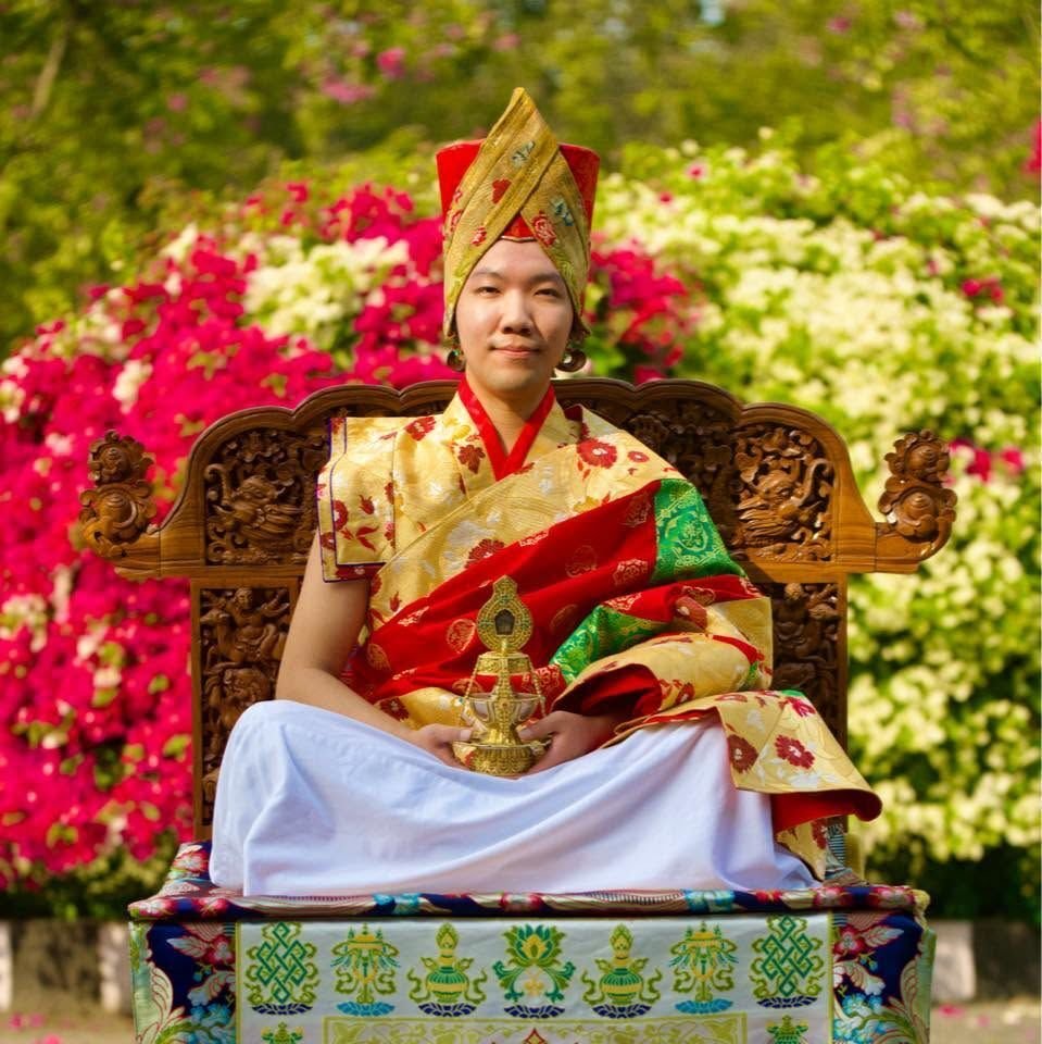Асанга Ваджра Ринпоче дарует посвящение Белой Тары